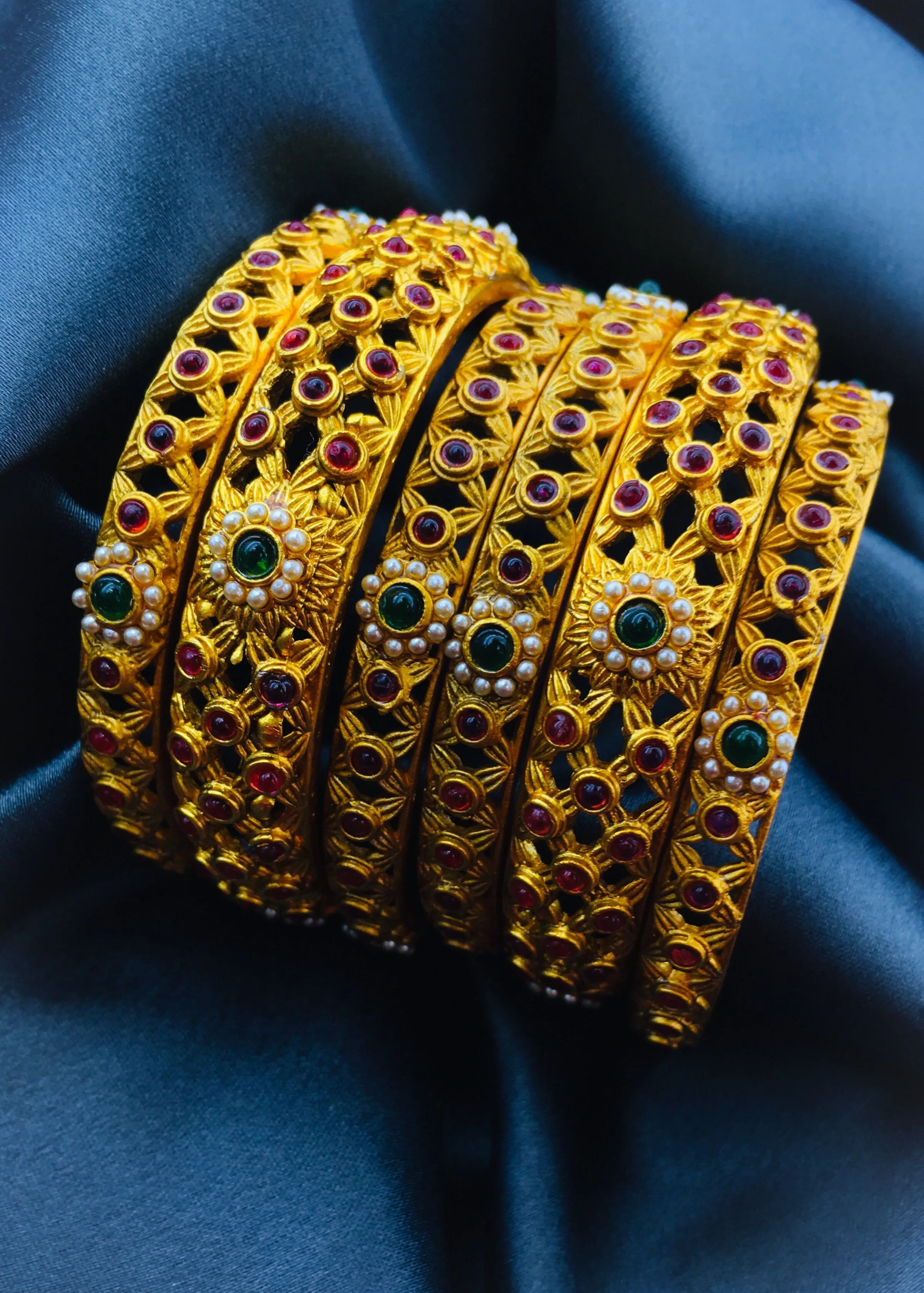 ATTRACTIVE MATTE GOLD BANGLES